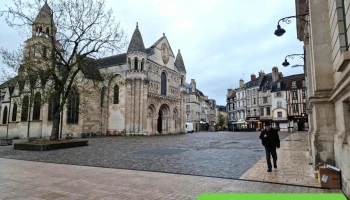 Carrefour City - 86000 Poitiers
