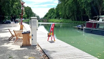 Halte nautique Les platanes de Meilhan sur Garonne - France