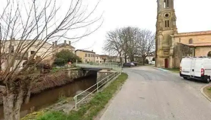 Au Rendez -  Vous Lilais By Peggy Street View Et 360deg - Isle-saint-georges