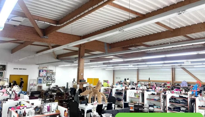Au Vide Grenier Montayral - 47500 Montayral