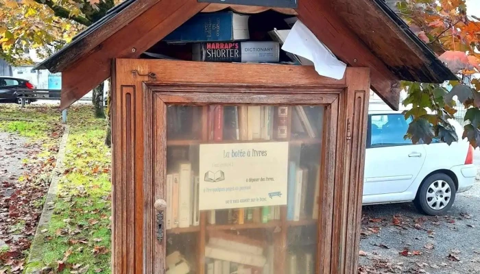 Boite à livres - 1 Pl. De L'Église