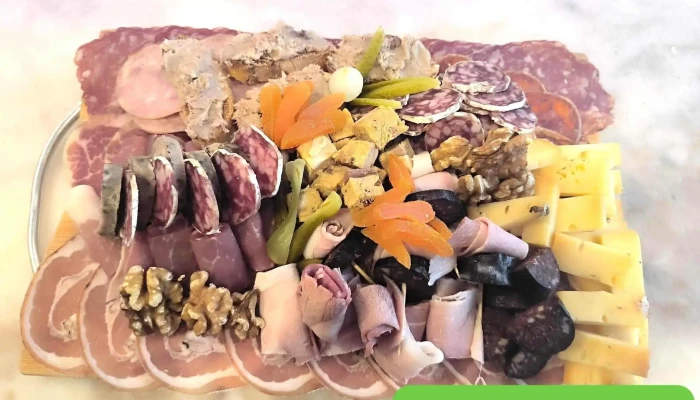 Boucherie De La Place Boucherie Charcuterie Chef Boutonne Viande - Chef-boutonne