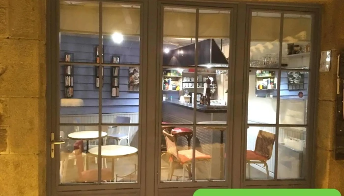 Cafe De La Place Tout - Bugeat
