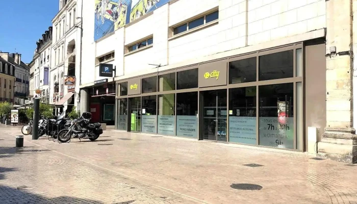 Carrefour City - 86000 Poitiers