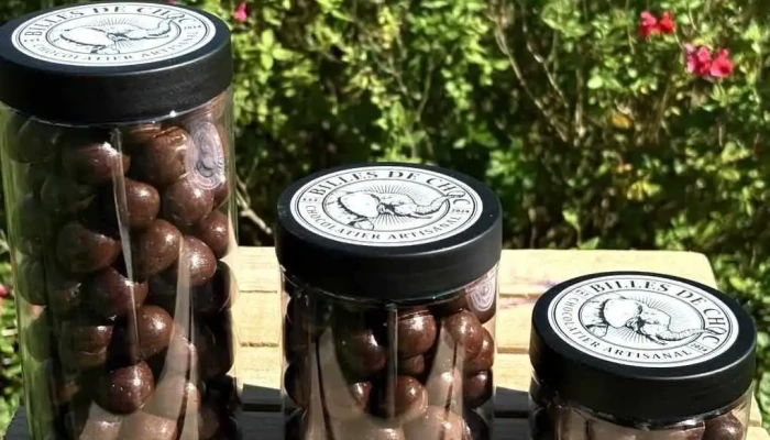 Chocolaterie Billes De Choc Charente Un Defi Essayer Den Manger Quune Seule Plats Et Boissons - Asnières-sur-nouère