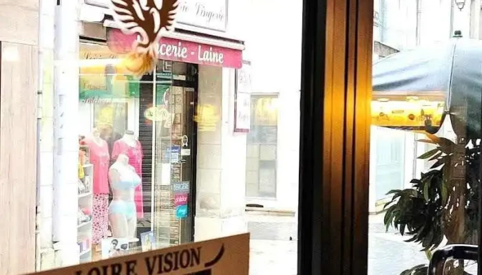 Créafil ~ Mercerie, Lingerie, Tissus, vente et réparation de machine à coudre près de Poitiers, plus de 30 ans d'expertise - Châtellerault