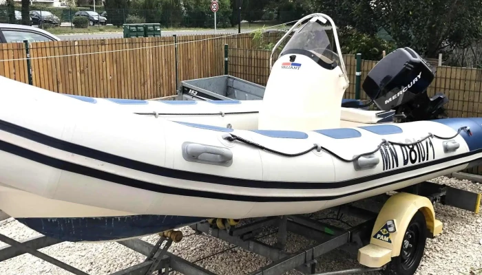 Eirl Renov Bateau 33 Specialiste Semi Rigide Ou - Moulis-en-médoc