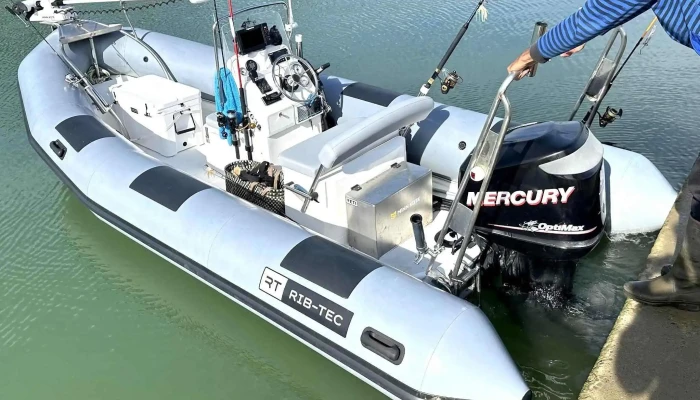 Eirl Renov Bateau 33 Specialiste Semi Rigide Service De Reparation De Bateaux - Moulis-en-médoc