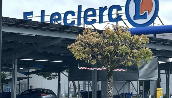 Eleclerc Saintes Les Coteaux Saintes - Saintes