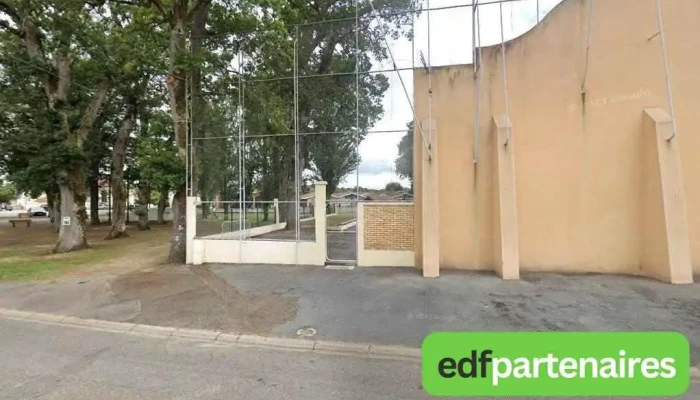 Fronton à Mées - France