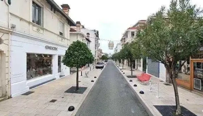 Geox -  Street View Et 360deg - Arcachon