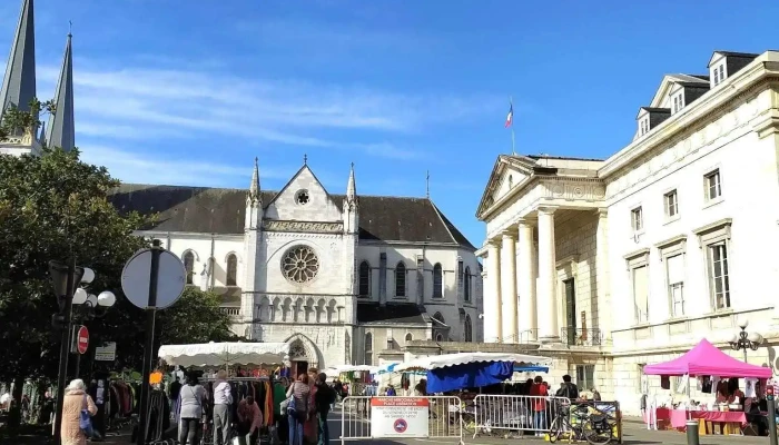 Halles de Pau - 64000 Pau