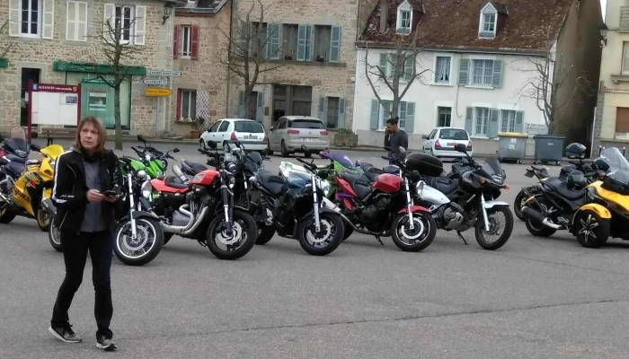 Haut Coeur Dauzances Bar Tabac Jeux Ou - Auzances