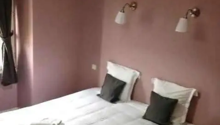 Hotel Des Voyageurs Chambres - Chef-boutonne