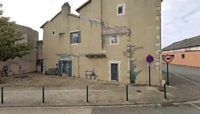 Hotel Restaurant Le Central A Chaunay Tout - Chaunay