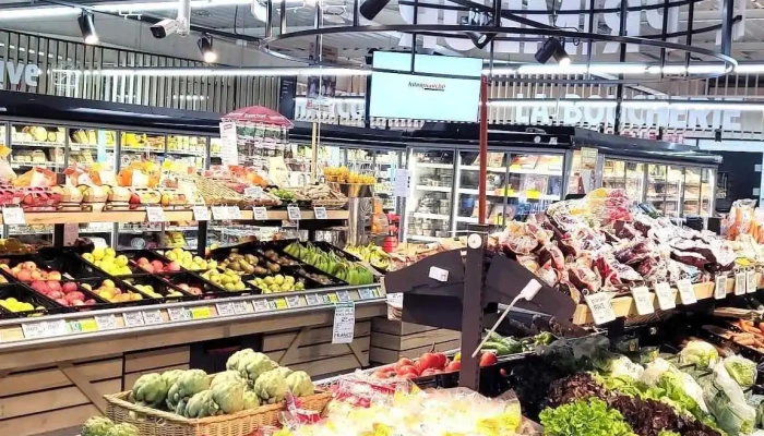 Intermarche Contact Brioux Sur Boutonne Interieur - Brioux-sur-boutonne