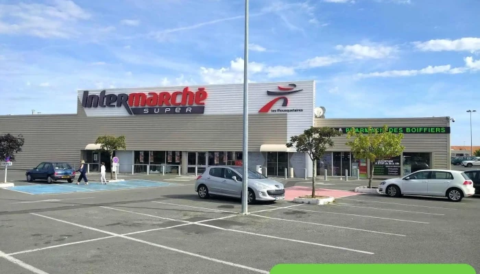 Intermarche Super Saintes Stationnement - Saintes