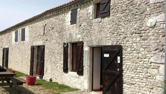 La Cabane De Moins -  Numero - Breuil-magné