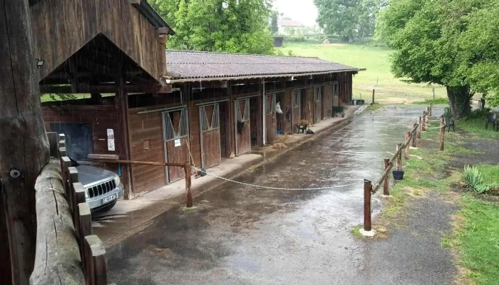La Chevauchee Ferme Equestre Camping En Creuse Les Plus Recentes - Bussière-dunoise
