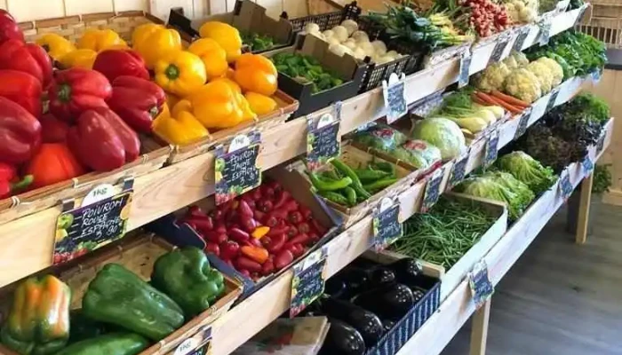 La Ptite Halle Dares Interieur - Arès