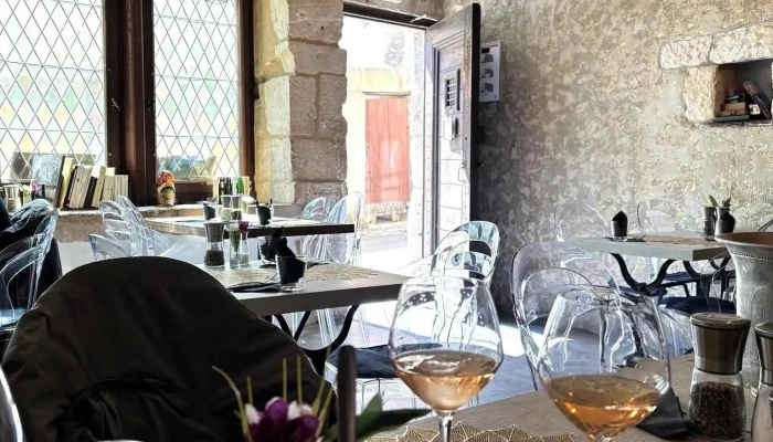 Lacaz Restaurant Atmosphere - Chauvigny