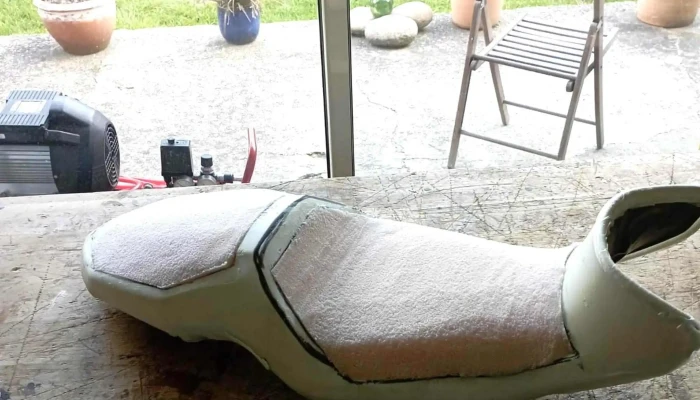 Laurent Le Blay -    Artisan Sellier   Bruges A 5 Mn De Bordeaux Bruges - Bruges
