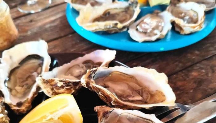 Le Bistrot A Huitre Chez Ines Et Christian Restaurant - Arès