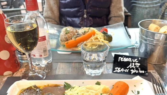 Le Bouchon Du Marche Videos - Arcachon