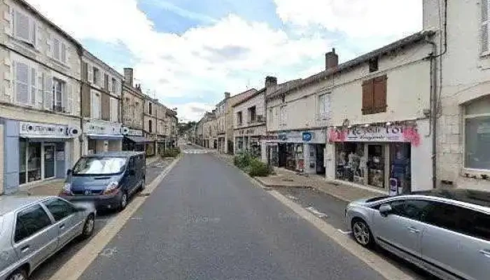 Logis Hotel Le Lion Dor Street View Et 360deg - Chauvigny