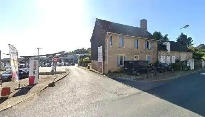 Maison De La Presse Au Fil Des Mots -  Street View Et 360deg - Arnac-pompadour
