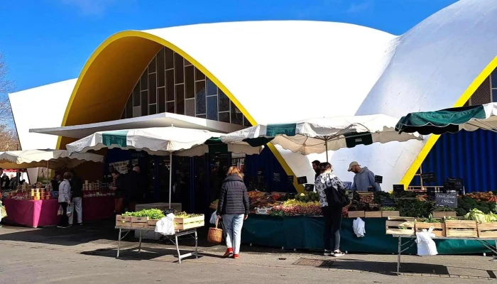 Marche Central De Royan Pres De Moi - Royan