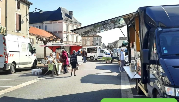 Marche Du Samedi Photos Du Proprietaire - Chasseneuil-sur-bonnieure