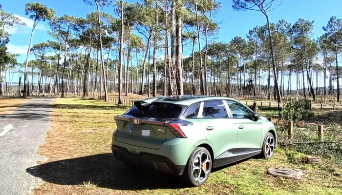 Mg Motor Bordeaux -  Numero - Bruges