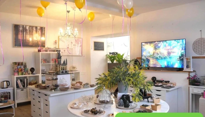 Pierres, grimoires et chandelles par Catherine Cousin - 24490 La Roche-Chalais