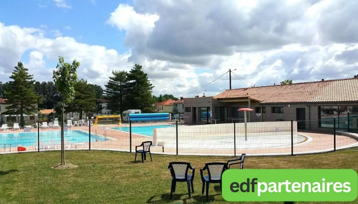 Piscine Dete De Brioux Sur Boutonne Piscine - Brioux-sur-boutonne
