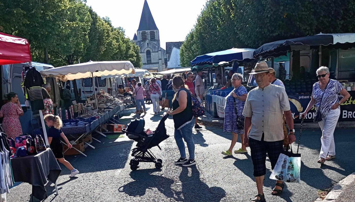 Place Du Marche   86300 Chauvigny Opinions - Chauvigny