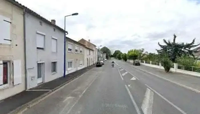 Rent A Car -  Street View Et 360deg - Brioux-sur-boutonne