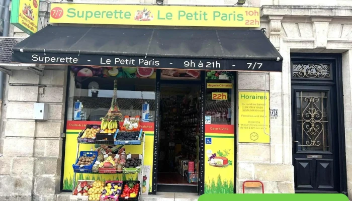 Superette Le Petit Paris - France