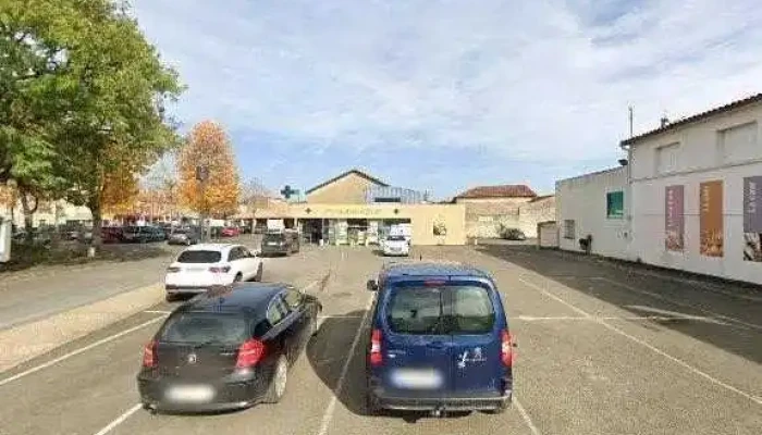 U Express Et Drive -  Street View Et 360deg - Chef-boutonne