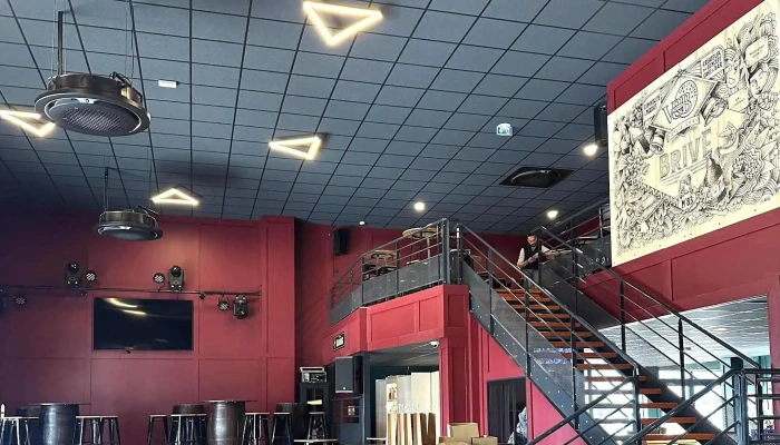 V And B Brive -  La Gaillarde Magasin De Vins Et Spiritueux - Brive-la-gaillarde